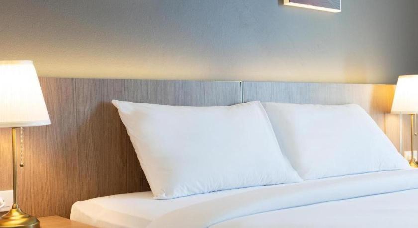 B2 Mae Sot Boutique & Budget Hotel Exteriör bild